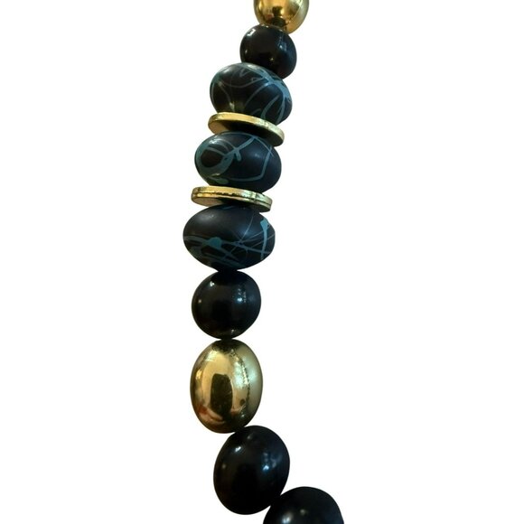 Vintage 30" Black & Gold Beaded Necklace With Decorative Oval Clasp - Picture 3 of 6
